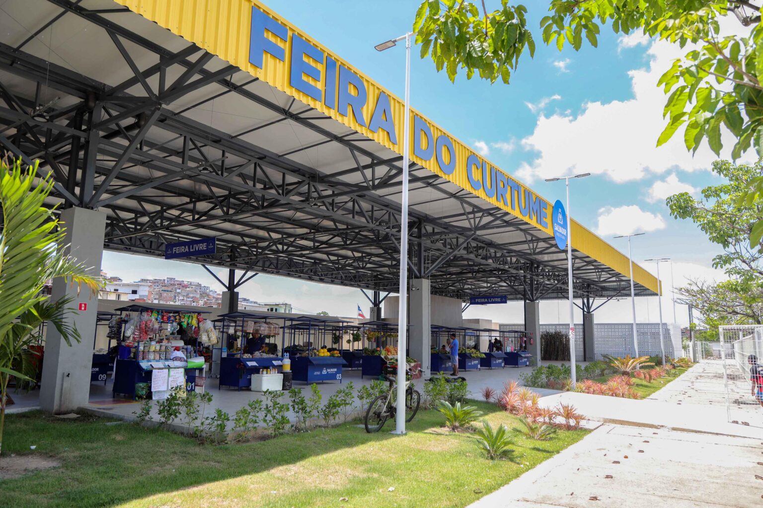Capa: Revitalização da Feira do Curtume feita pela Prefeitura de Salvador impulsiona vendas