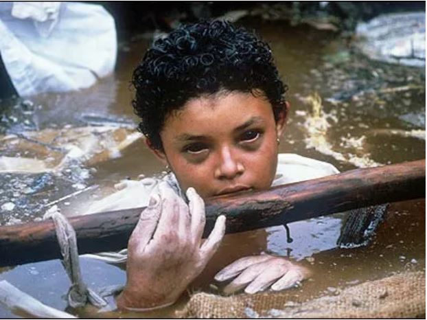 Capa: A história de resiliência da menina que morreu presa à lama de um vulcão na Colômbia em 1985