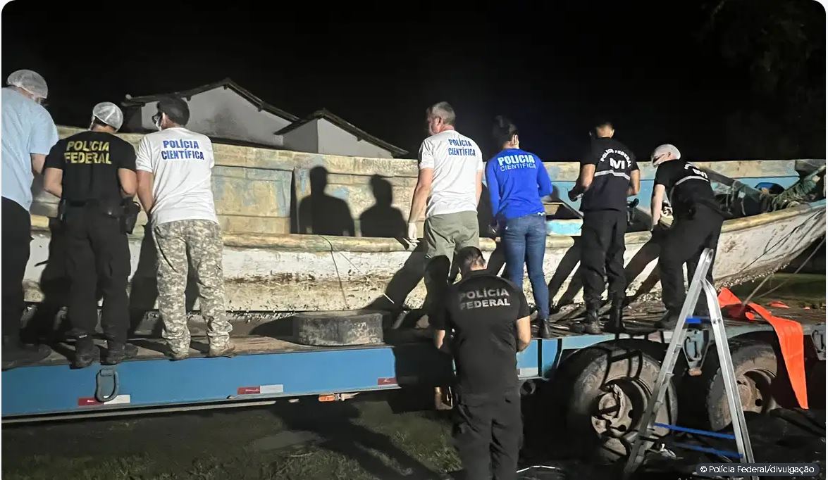 Capa: Polícia Federal diz que corpos achados em embarcação no Pará são de africanos