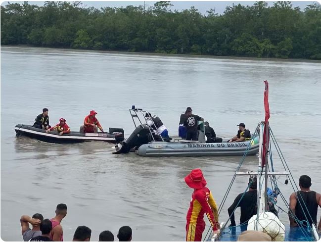 Capa: Corpos em decomposição são encontrados em barco no Pará
