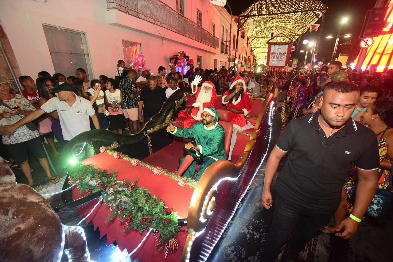Capa: Natal Salvador leva túnel cenográfico, atrações musicais e desfiles ao Centro Histórico a partir deste sábado