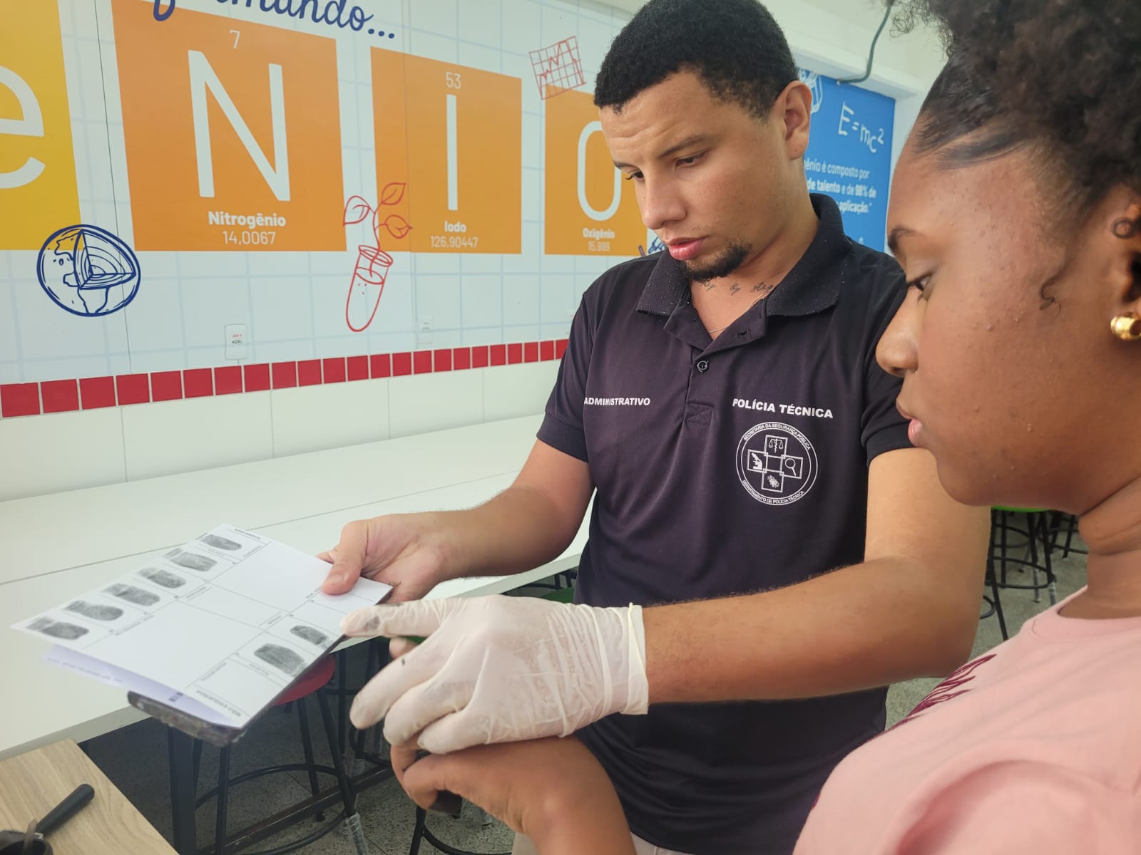 Capa: Nova Carteira de Identidade Nacional é emitida para estudantes da rede estadual de ensino