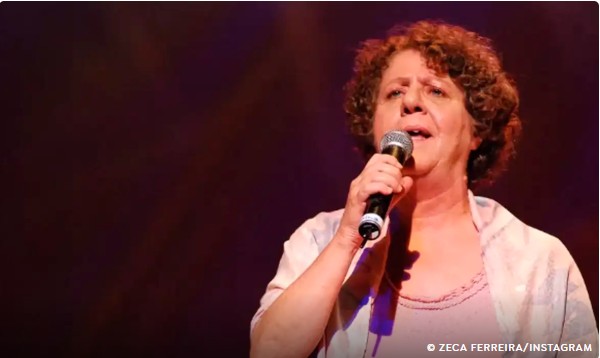 Capa: Morre cantora e compositora Cristina Buarque