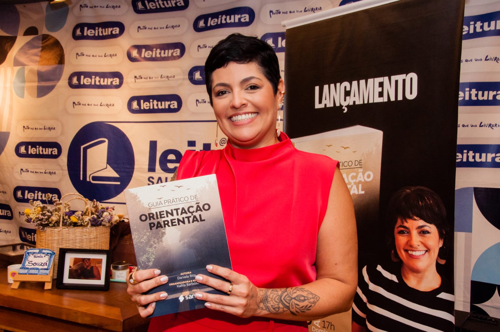 Capa: Livro “Guia Prático de Orientação Parental” da psicóloga Dani Rita reúne pais, profissionais da saúde e escritores