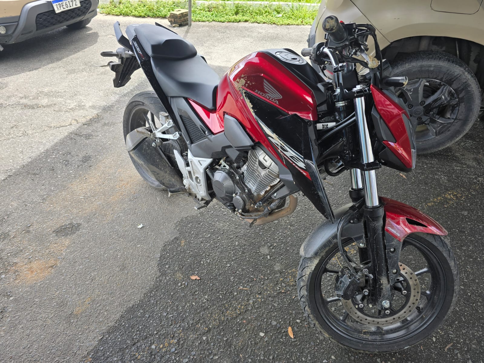 Capa: PM prende homem armado e recupera motocicleta roubada em São Tomé de Paripe