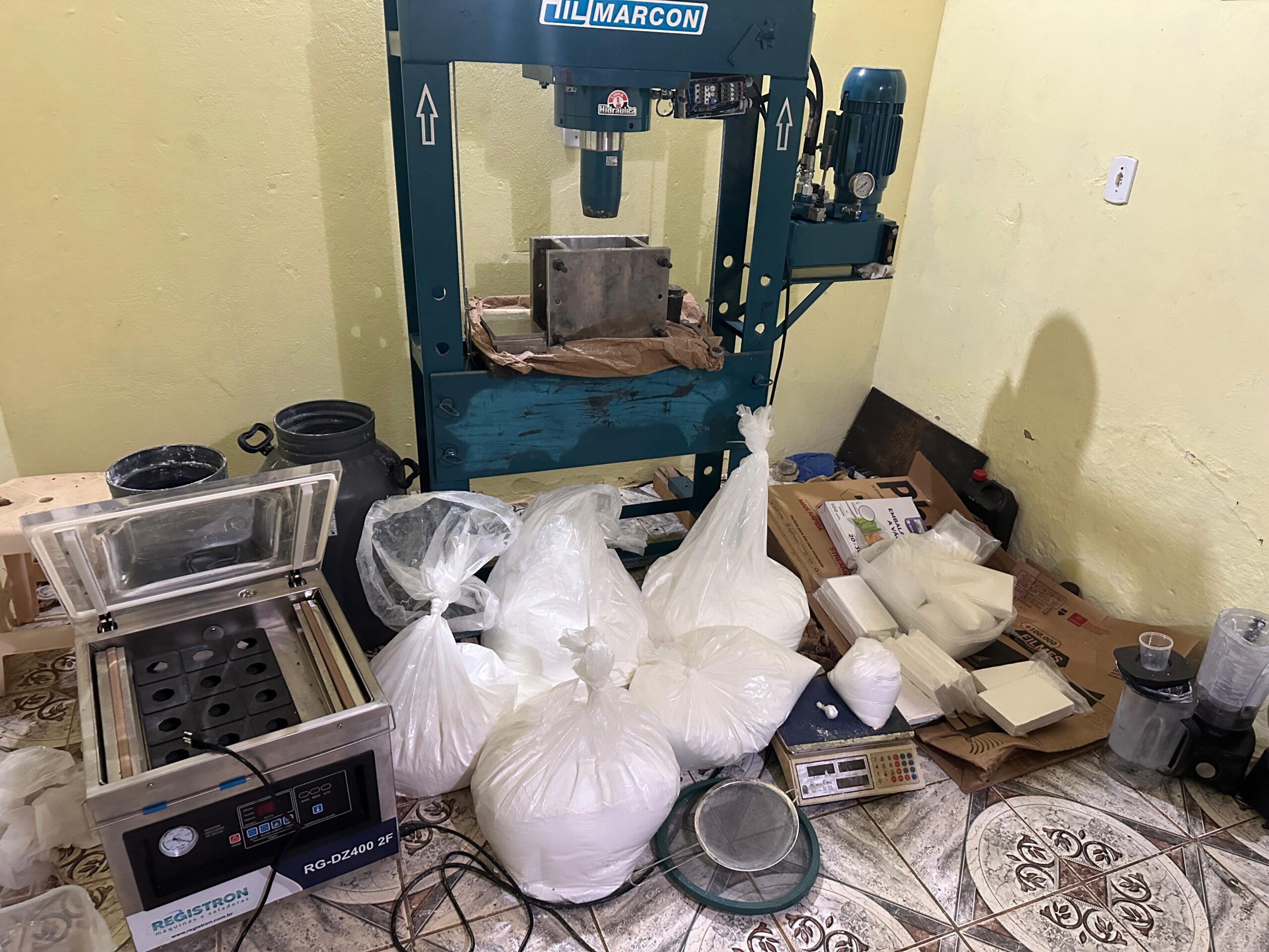 Capa: Polícia desarticula dois laboratórios de drogas na RMS em menos de 24h
