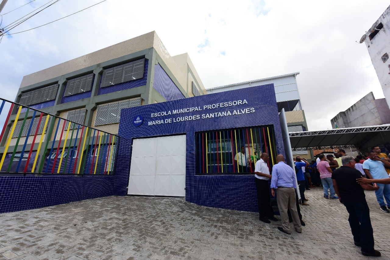 Capa: Prefeitura de Salvador segue recomendação do MP e garante merenda escolar durante greve