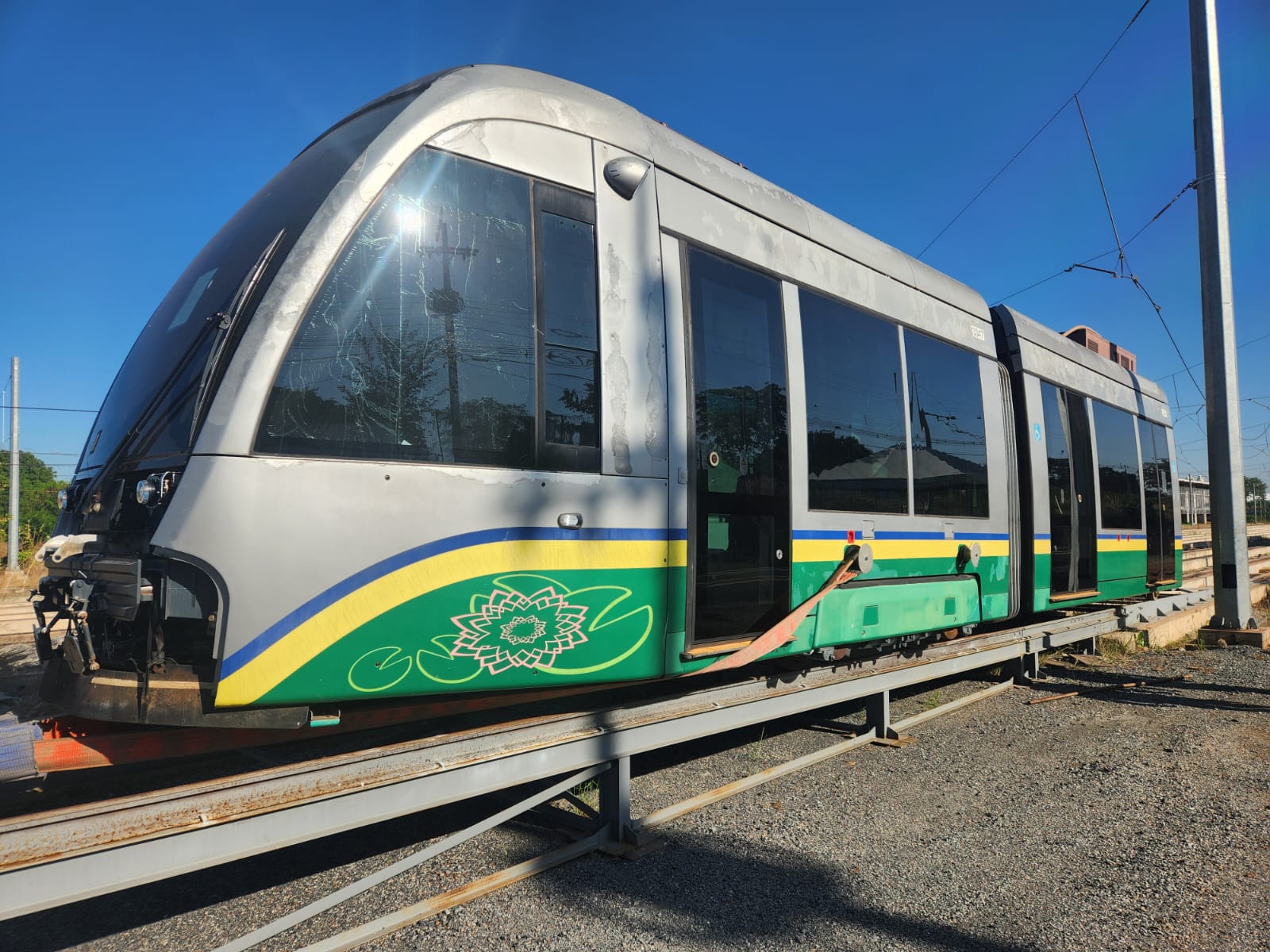 Capa: Última remessa de trens do VLT Salvador segue para adequações em São Paulo