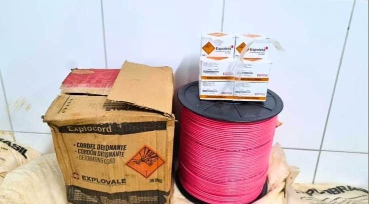 Capa: Polícia Militar apreende carga de explosivos em Monte Santo