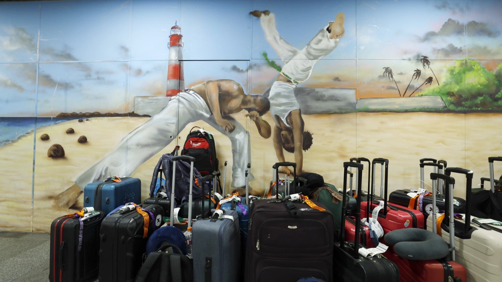 Capa: Retomada do voo Panamá-Salvador amplia turismo estrangeiro na Bahia