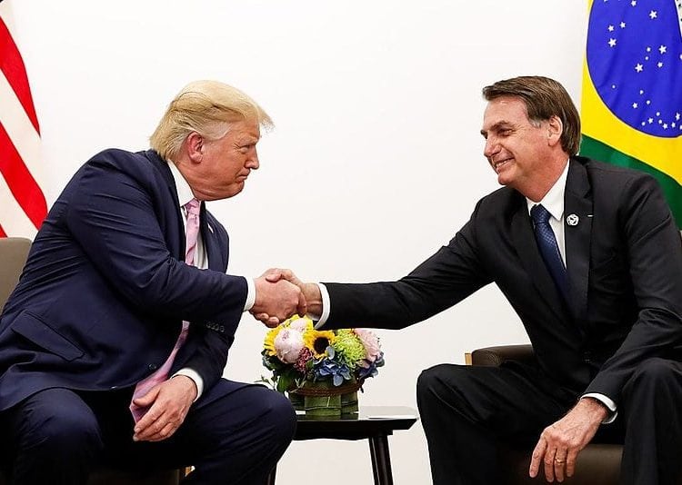 Capa: Trump defende Bolsonaro nas redes sociais: “Deixem Bolsonaro em paz”