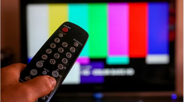 Capa: Lula assina decreto da TV 3.0; novo sistema deve começar em 2026