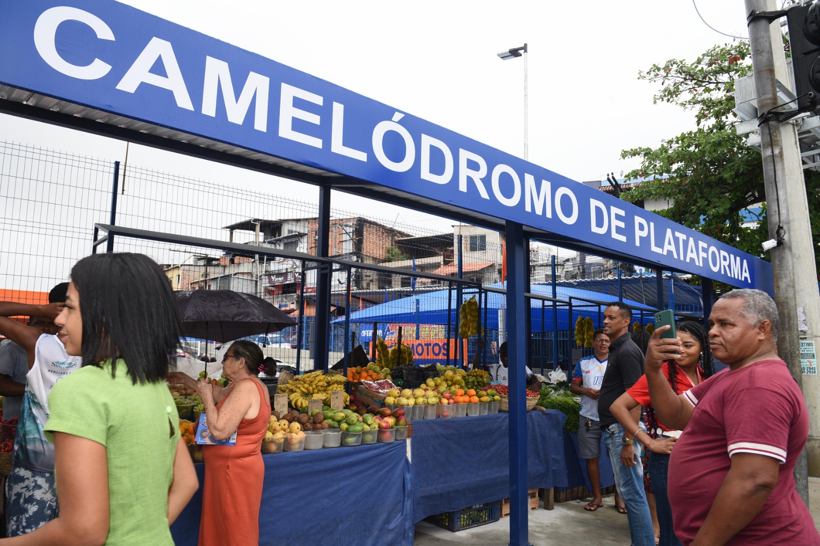 Capa: Salvador: Camelódromo com cobertura isotérmica para 30 ambulantes é inaugurado em Plataforma