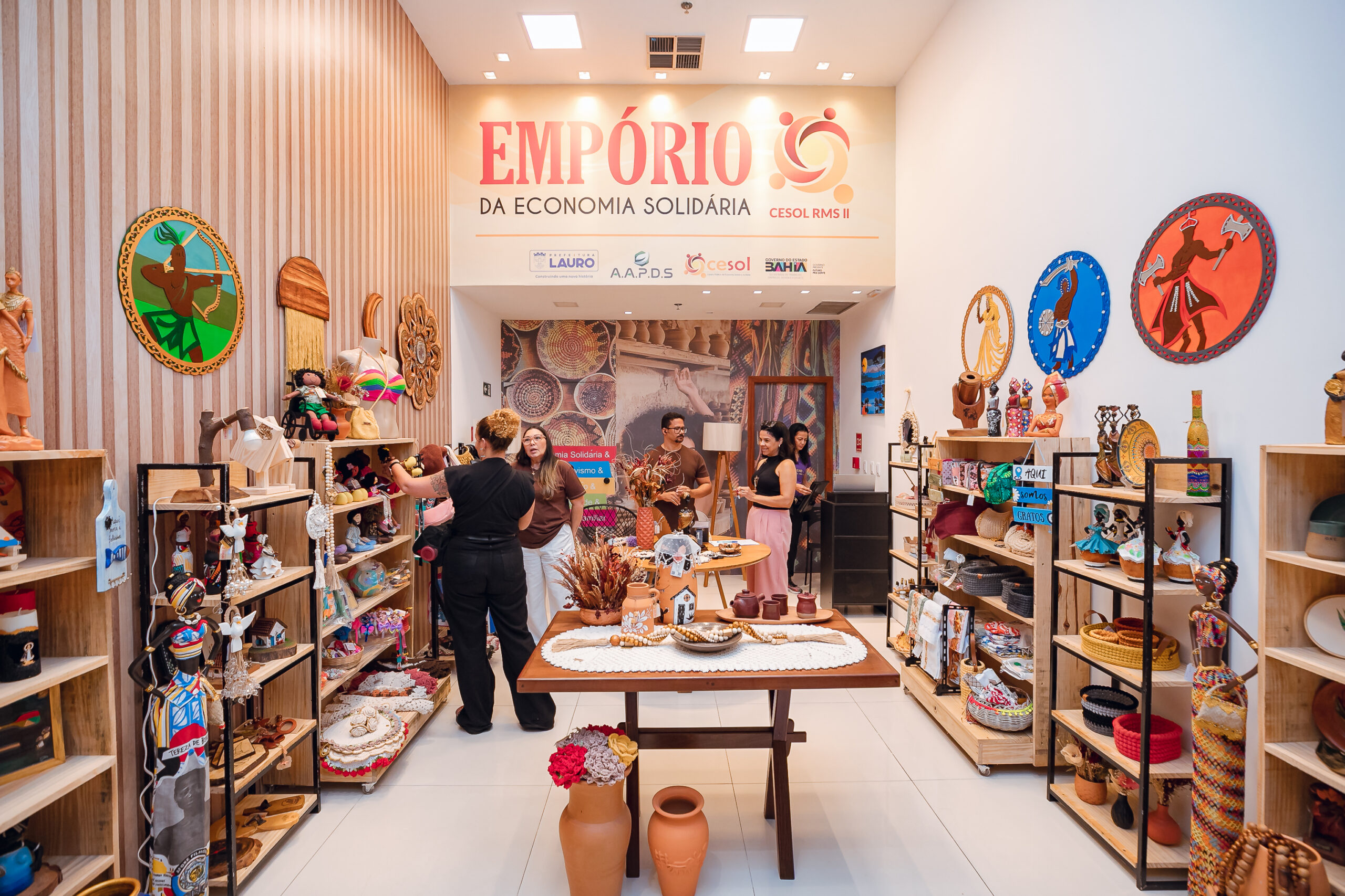 Capa: Loja da economia solidária é inaugurada em shopping de Lauro de Freitas nesta terça-feira (30)