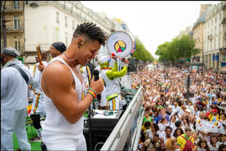 Capa: Cultura afro-brasileira é celebrada em Paris com Lavagem de Madeleine