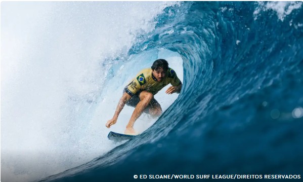 Capa: Yago Dora é campeão mundial de surfe profissional