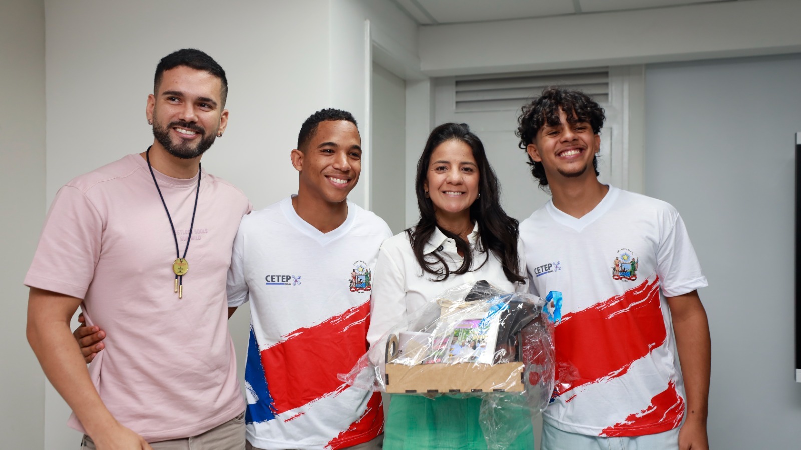 Capa: Estudantes baianos conquistam premiação internacional com projetos desenvolvidos na rede estadual