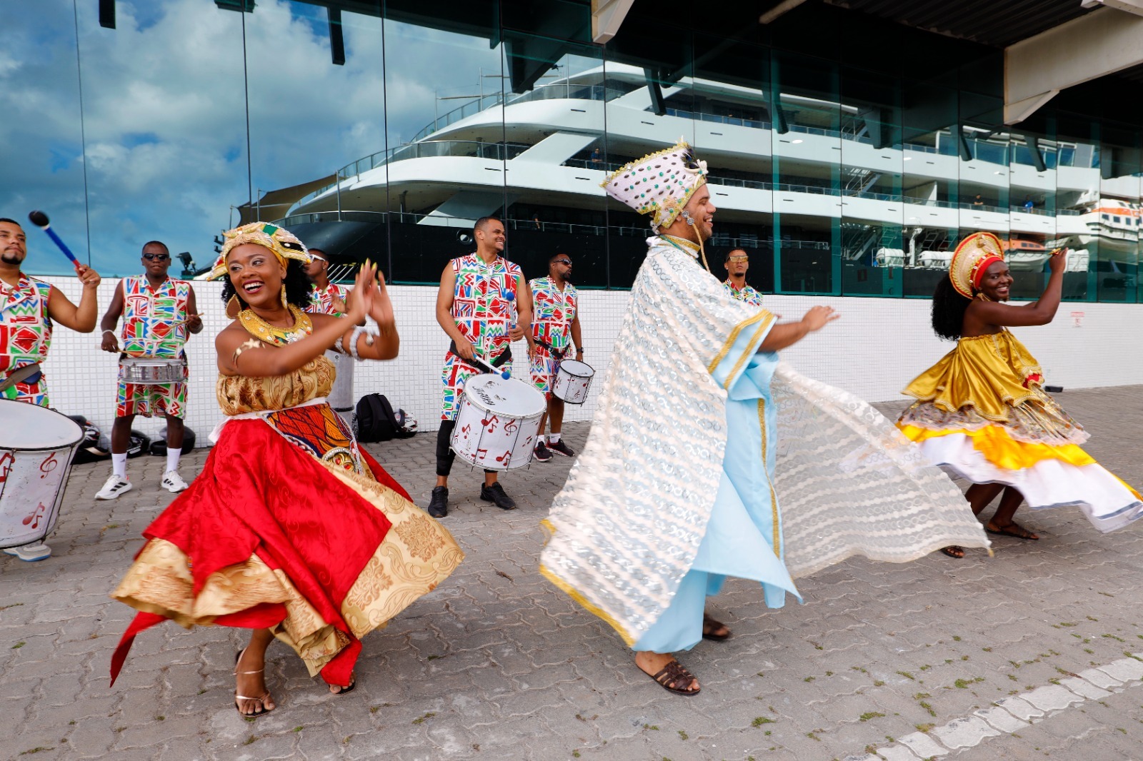 Capa: Temporada de cruzeiros 2025/2026 deve atrair mais de 260 mil turistas nacionais e internacionais ao litoral baiano