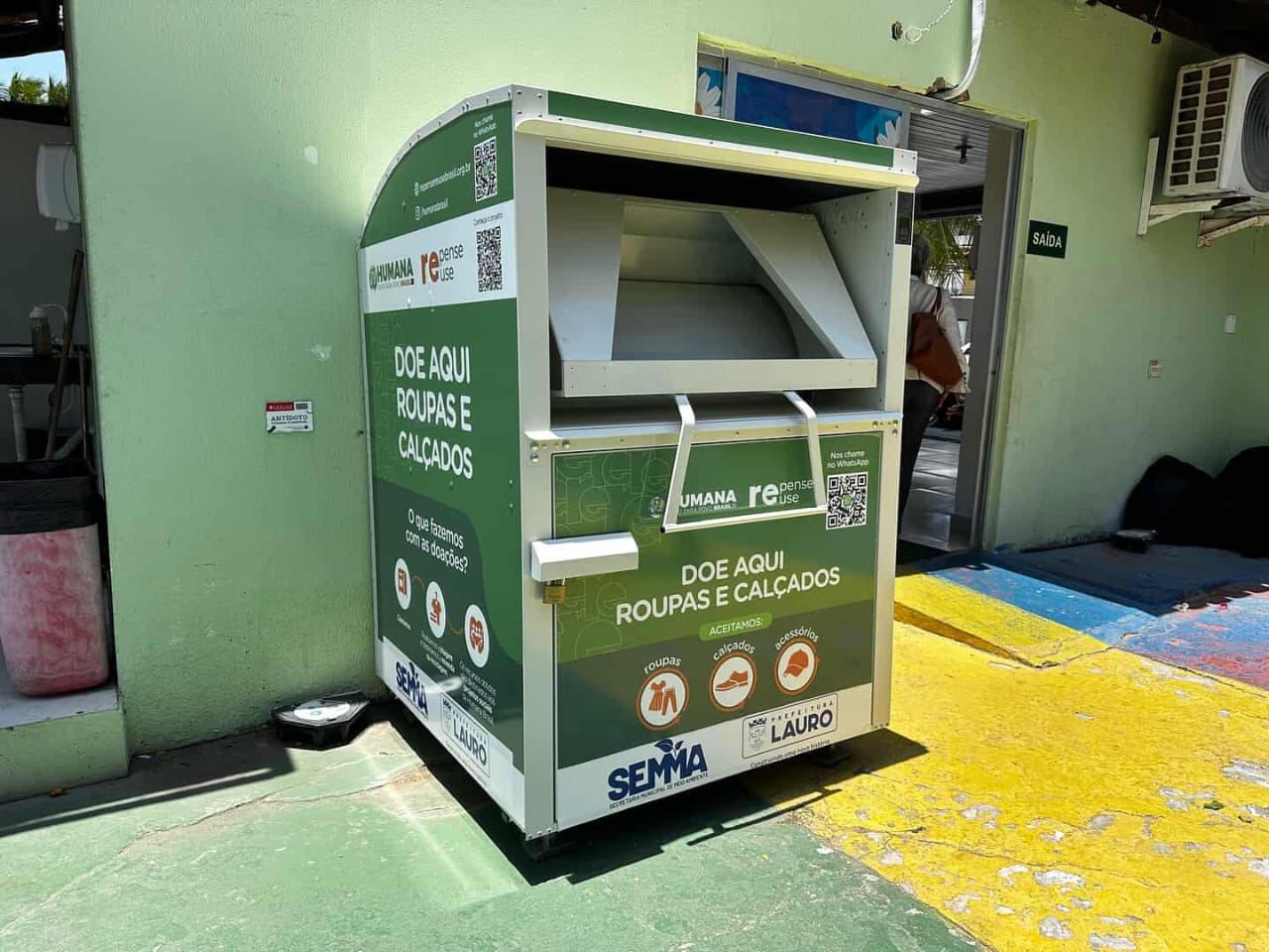 Capa: Prefeitura de Lauro de Freitas implanta primeiro coletor público de roupas usadas da cidade