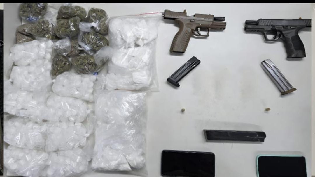 Capa: PM prende dois suspeitos com armas e drogas em Boa Vista de São Caetano