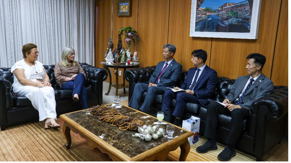 Capa: Presidente da Alba se reúne com embaixador da Coreia do Sul