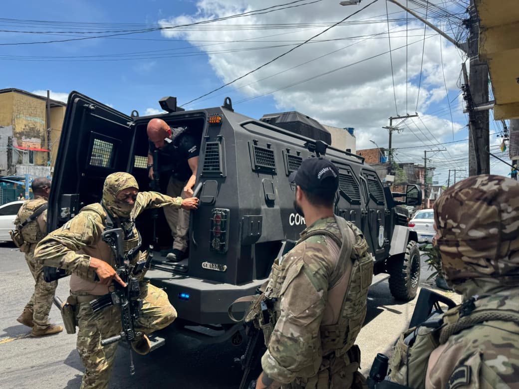 Capa: Polícia Civil ocupa a Capelinha de São Caetano, em Salvador, após criança ser morta com tiro na cabeça