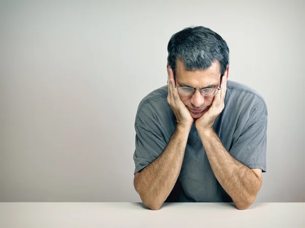 Capa: Mulher que fizer falsa denúncia para obter medida protetiva pode pegar até oito anos de prisão