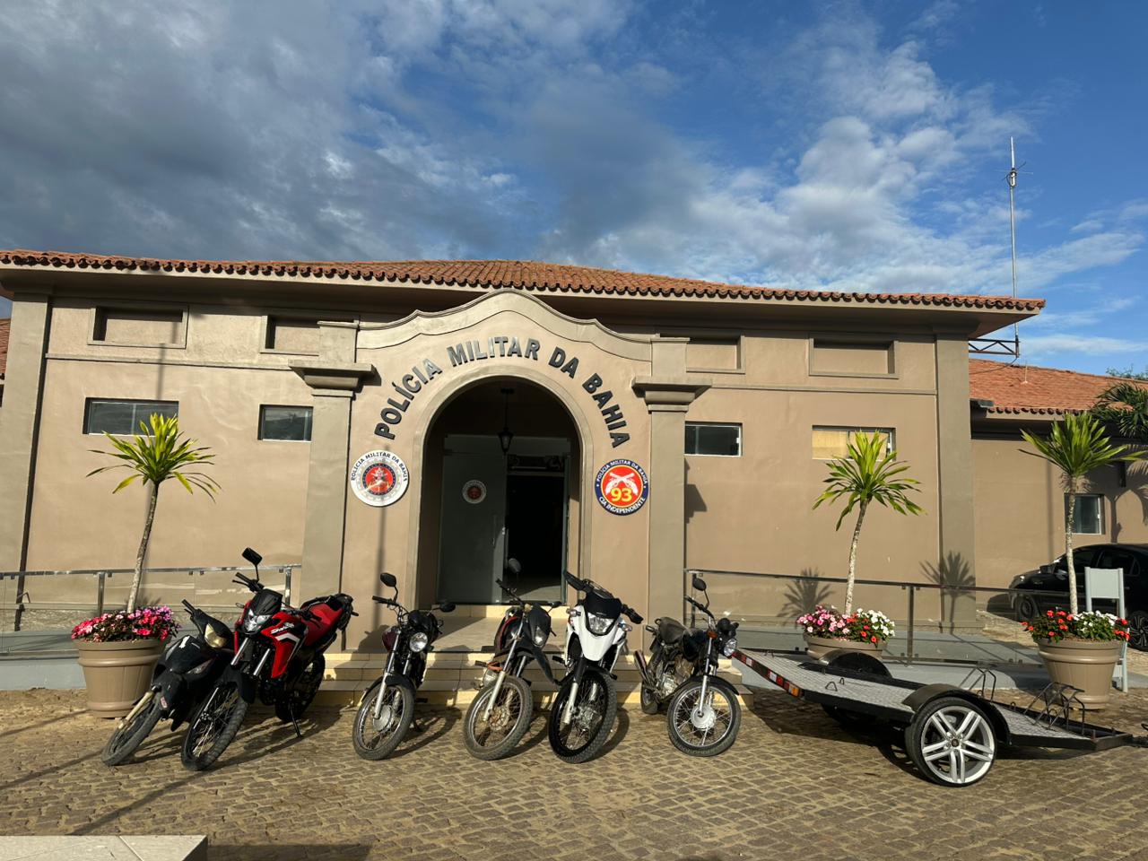 Capa: Operação conjunta contra “graus de moto” apreende veículos e simulacros de arma em Maracás