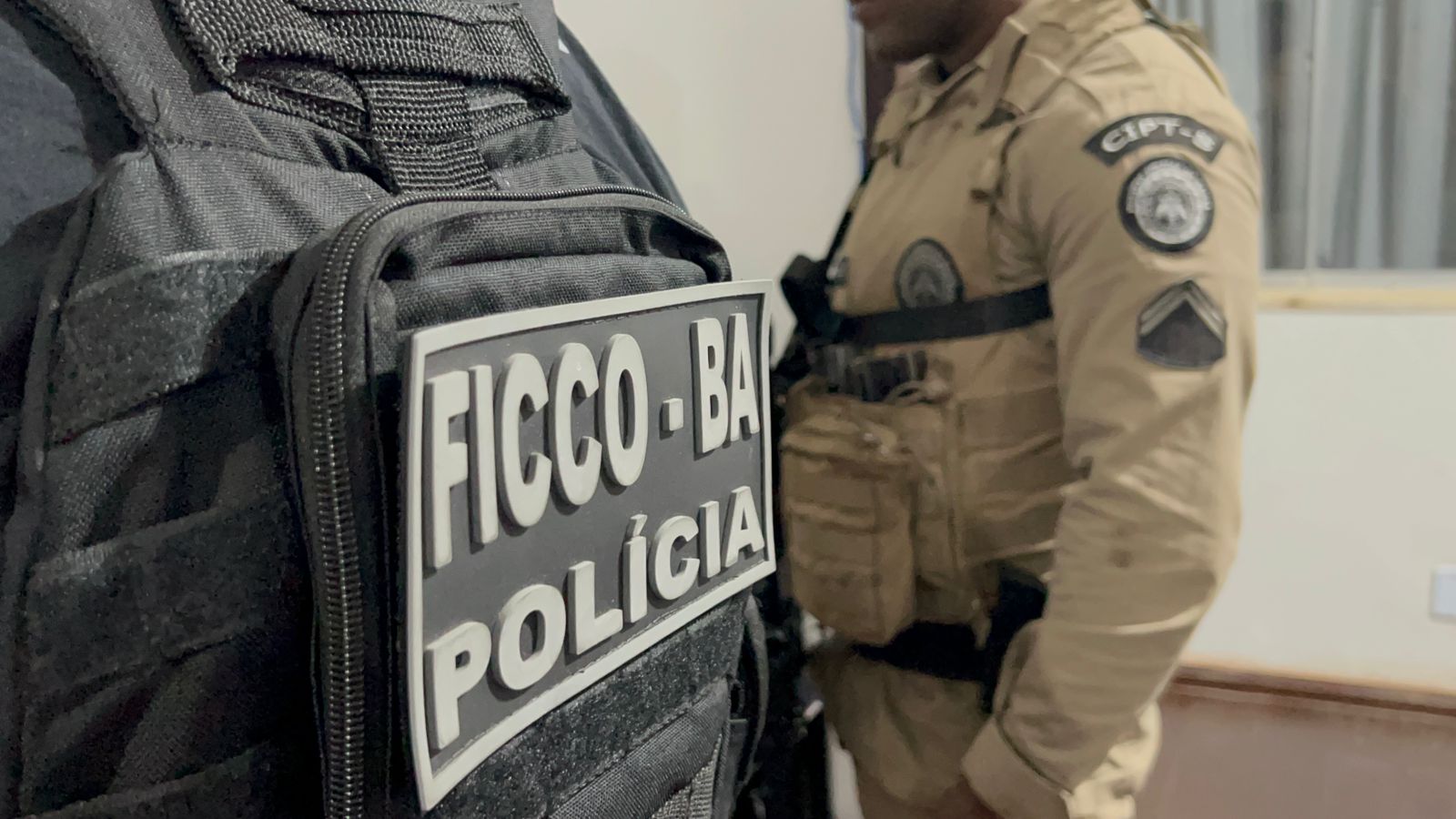 Capa: Operação Costa Segura: 26 membros de facção criminosa são presos em três estados