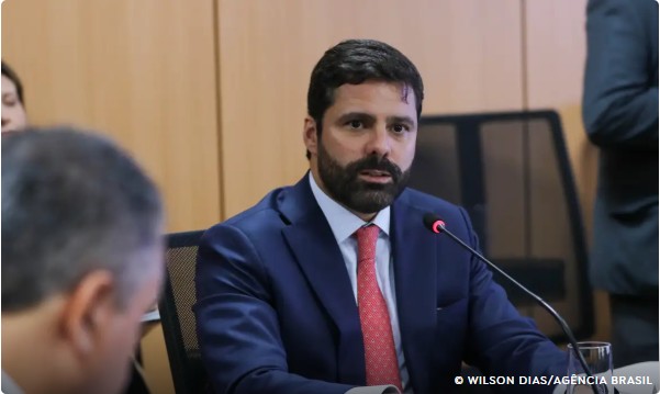 Capa: Lula nomeia secretário executivo como ministro interino da Justiça