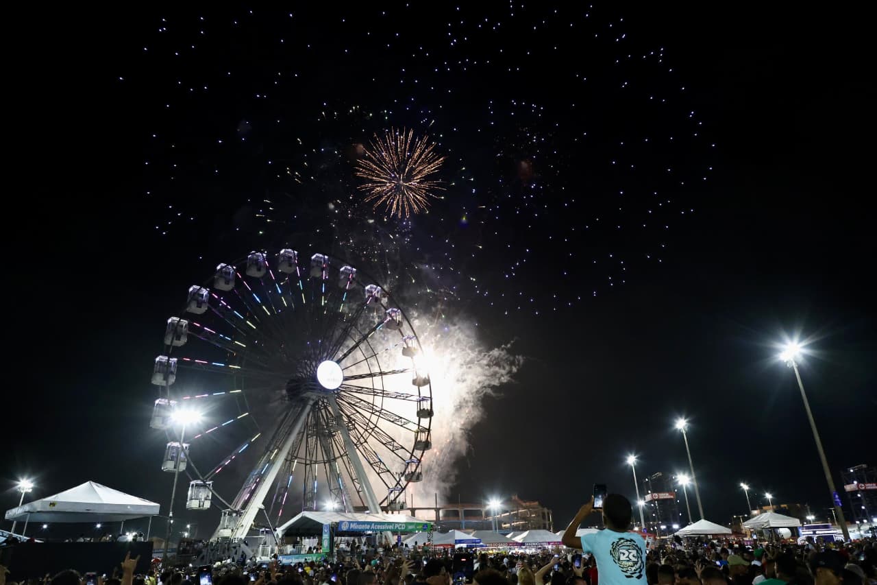 Capa: Ivete Sangalo comanda contagem regressiva e dá boas-vindas a 2026 no Festival Virada Salvador