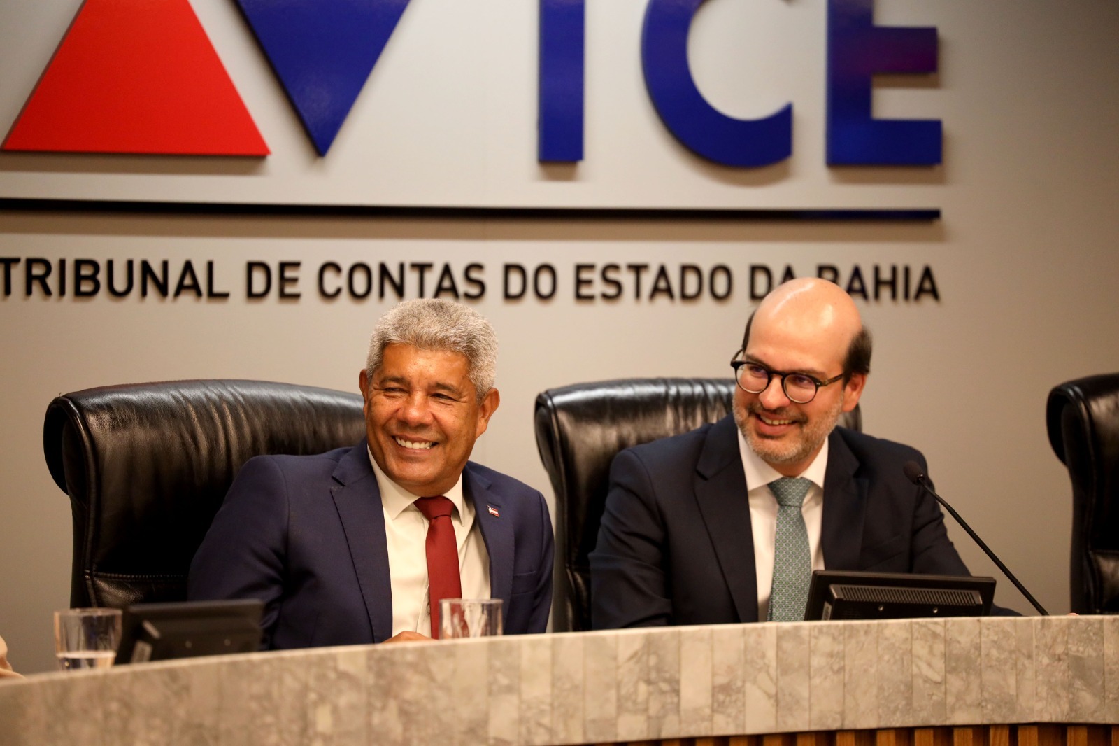 Capa: TCE-BA empossa nova Mesa Diretora para o biênio 2026/2027