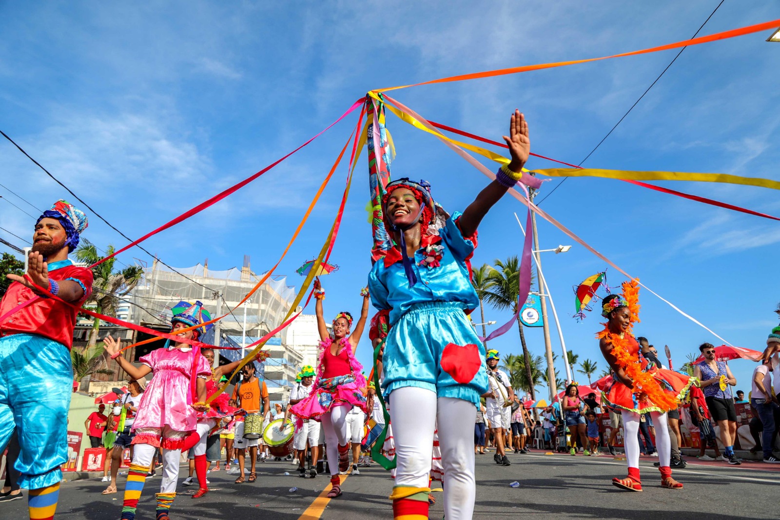 Capa: Com fanfarras e grupos culturais, Fuzuê anima o pré-Carnaval de Salvador neste domingo (8)
