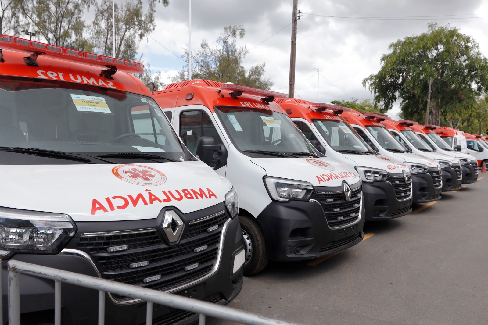 Capa: Bahia recebe mais de R$ 300 mi em investimentos do PAC Saúde com entrega de veículos e equipamentos