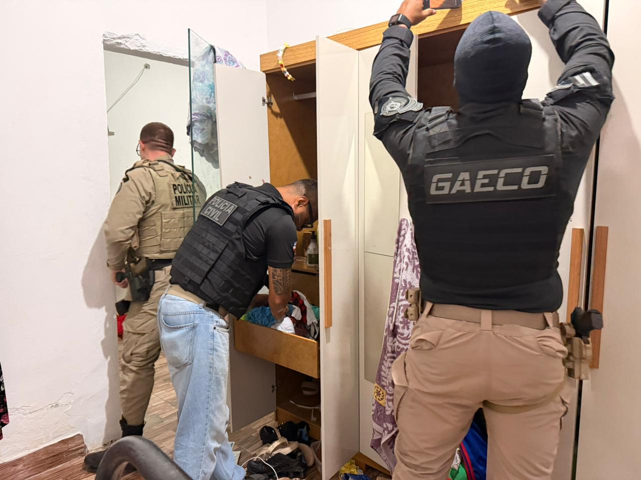 Capa: Operação combate facção criminosa que domina serviços de internet em Dias d’Ávila