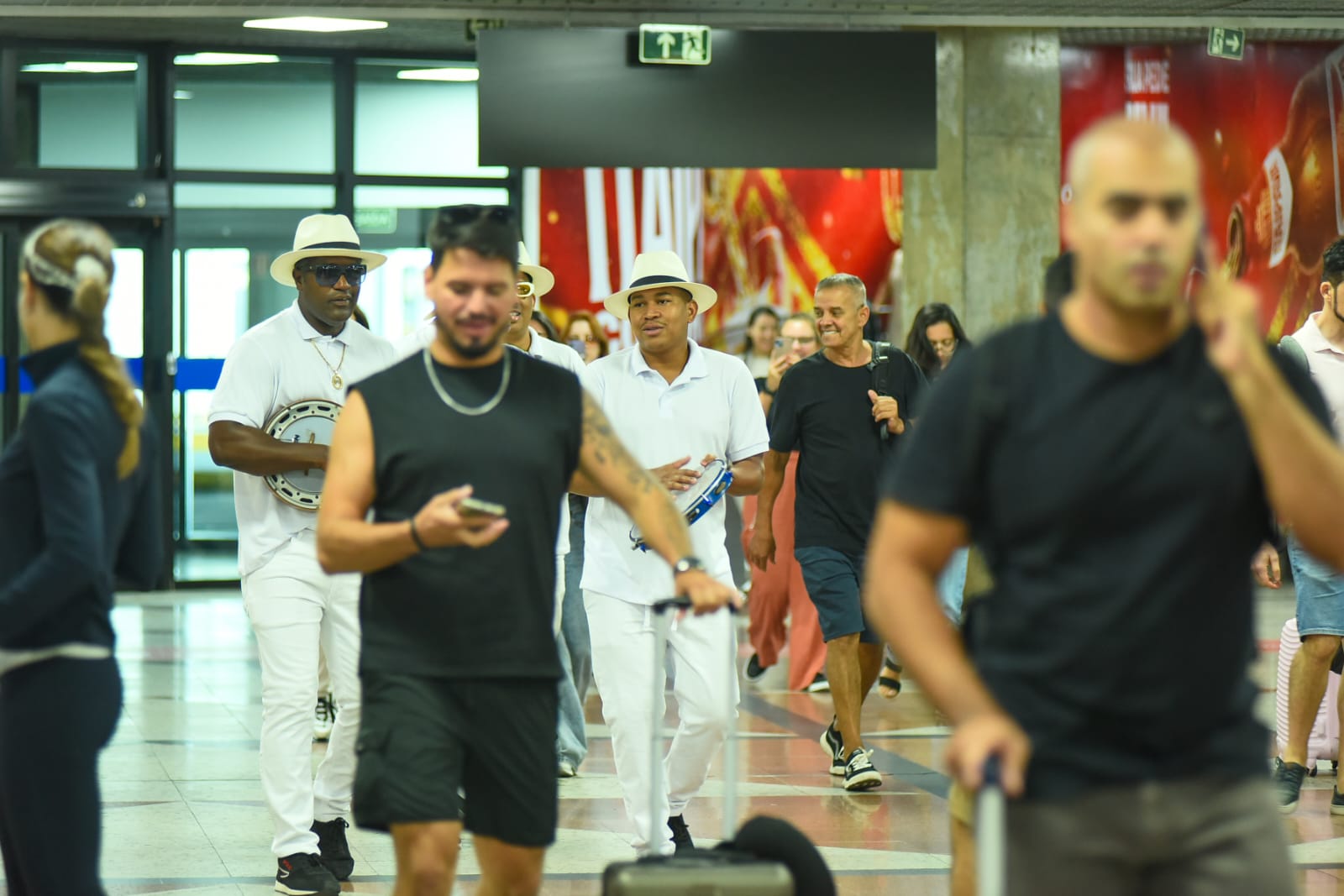 Capa: Salvador: pesquisa aponta que 45% dos turistas ficam 7 dias ou mais na cidade durante o carnaval