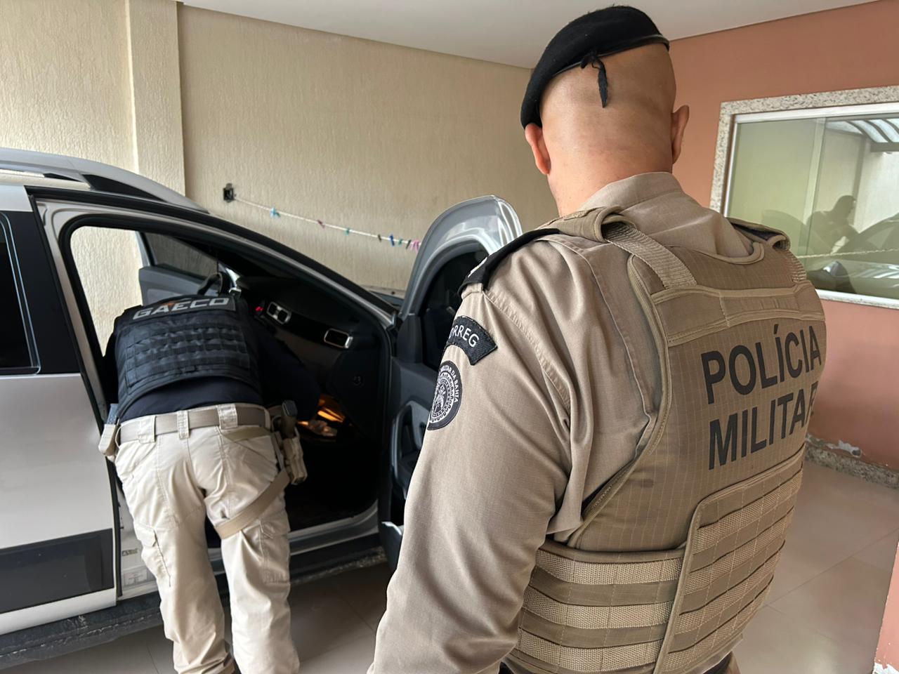 Capa: “Banda Suja”: Operação prende quatro PMs investigados por formação de milícia na região de Ipirá