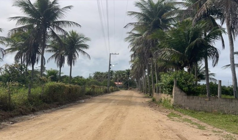 Capa: Mais de 50 km de acessos à povoados e distritos em quatro municípios baianos devem ser pavimentados, promete Seinfra