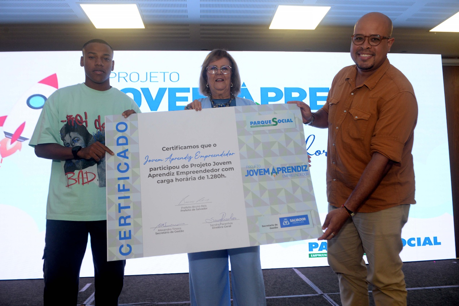 Capa: Programa Jovem Aprendiz Empreendedor certifica 500 jovens de Salvador