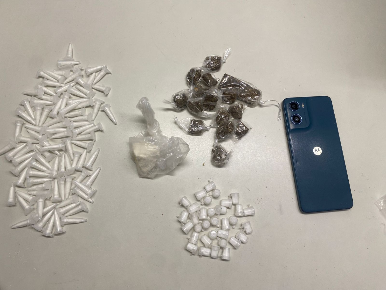 Capa: Motoqueiro com drogas foge, mas é alcançado pela PM no Uruguai