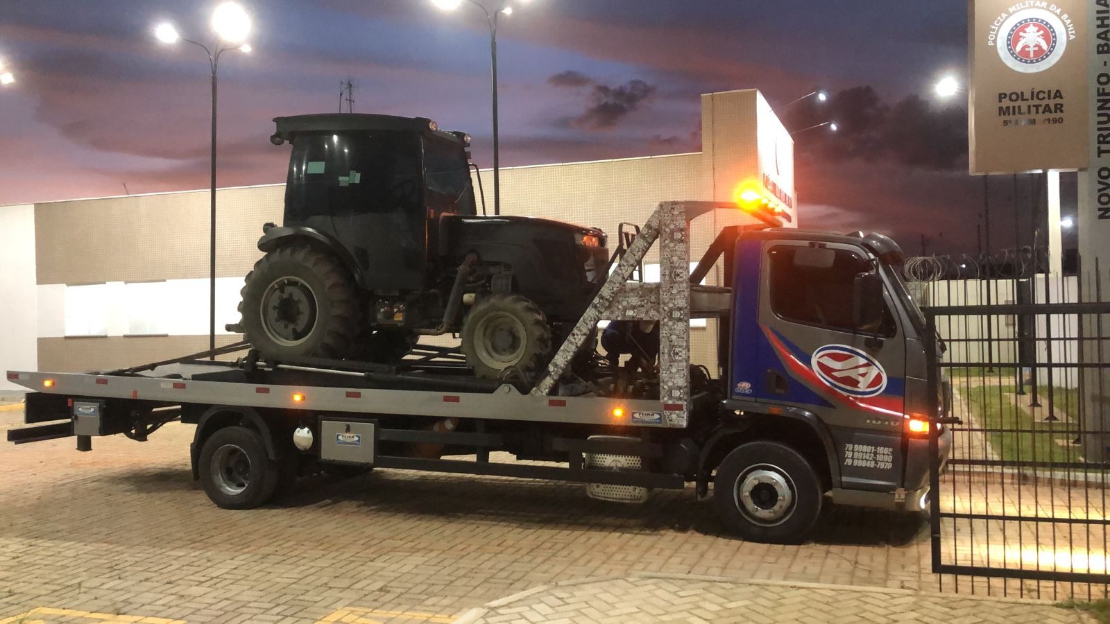 Capa: Rio Real: polícia procura quadrilha que roubou trator avaliado em R$ 300 mil