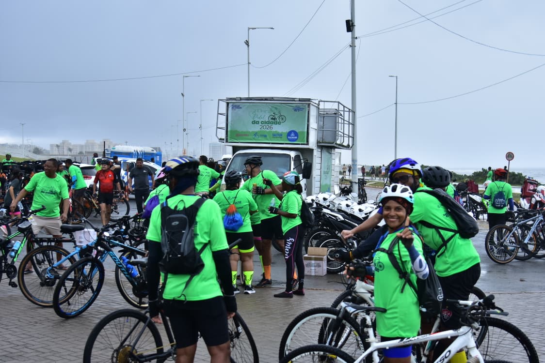 Capa: Salvador 477 anos: Pedal da Cidade reúne ciclistas para passeio na orla em comemoração ao aniversário da capital baiana