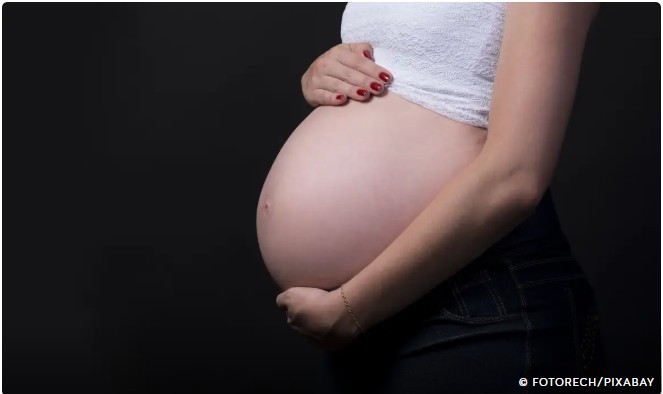 Capa: Lula sanciona lei que regulamenta a profissão de doula