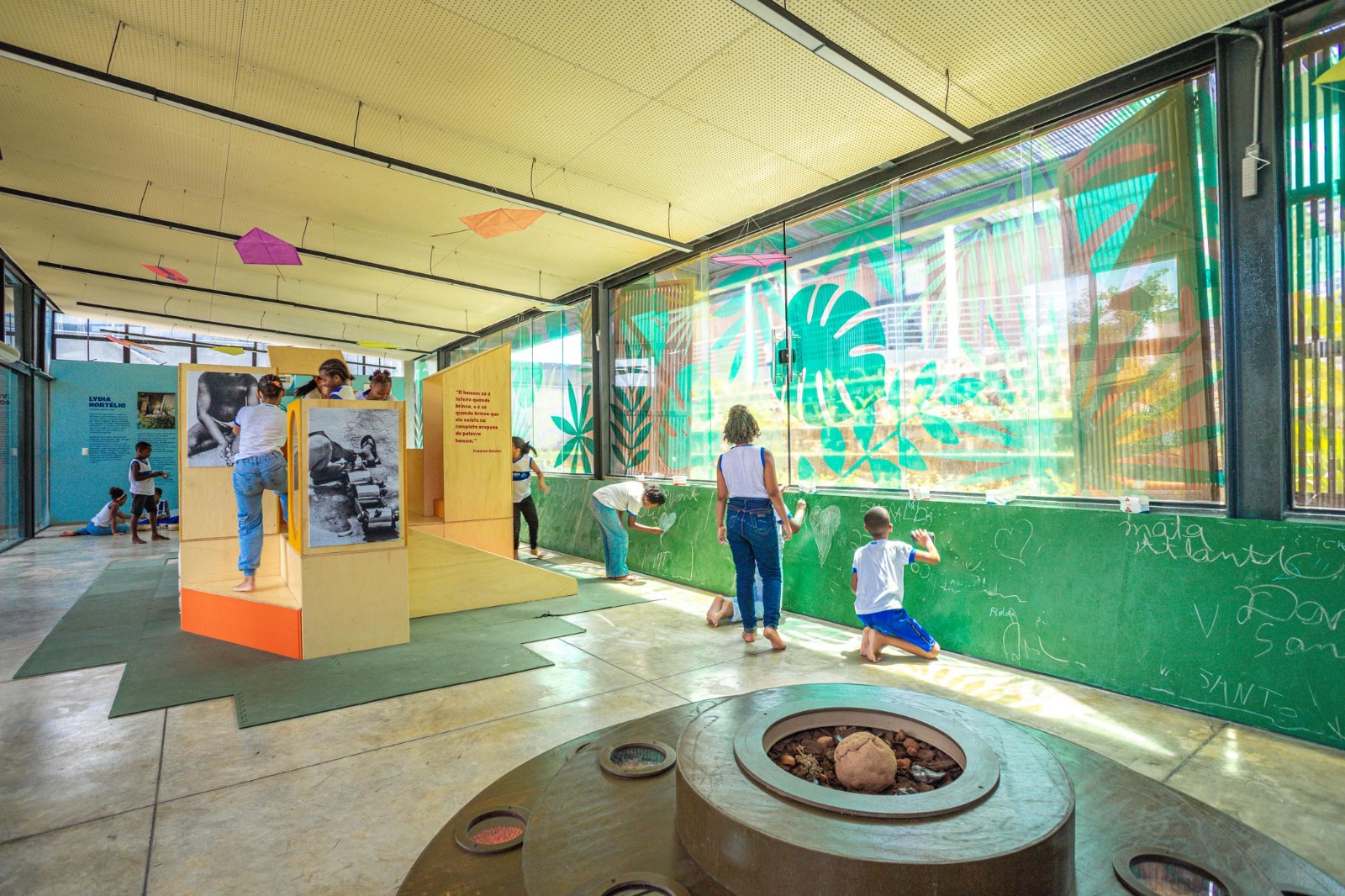 Capa: Bienal do Livro Bahia 2026: Mundo Encantado da Criança foca na leitura como experiência sensorial e afetiva