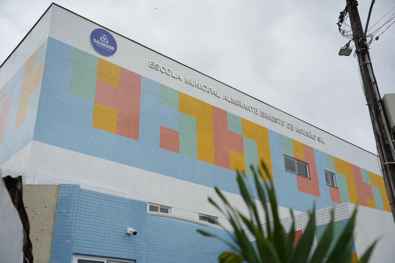 Capa: Prefeitura de Salvador entrega escola totalmente reconstruída em Paripe