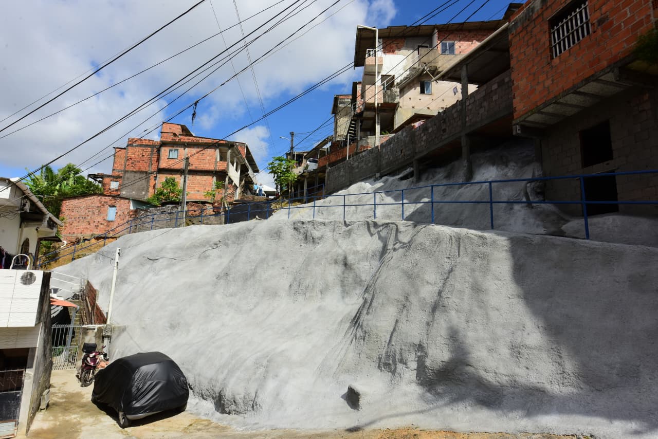 Capa: Prefeitura de Salvador chega a quase 600 áreas de risco protegidas com aplicação de geomanta