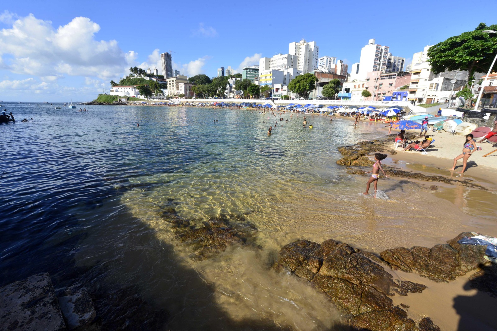 Capa: Porto da Barra terá boias de sinalização náutica para segurança dos banhistas