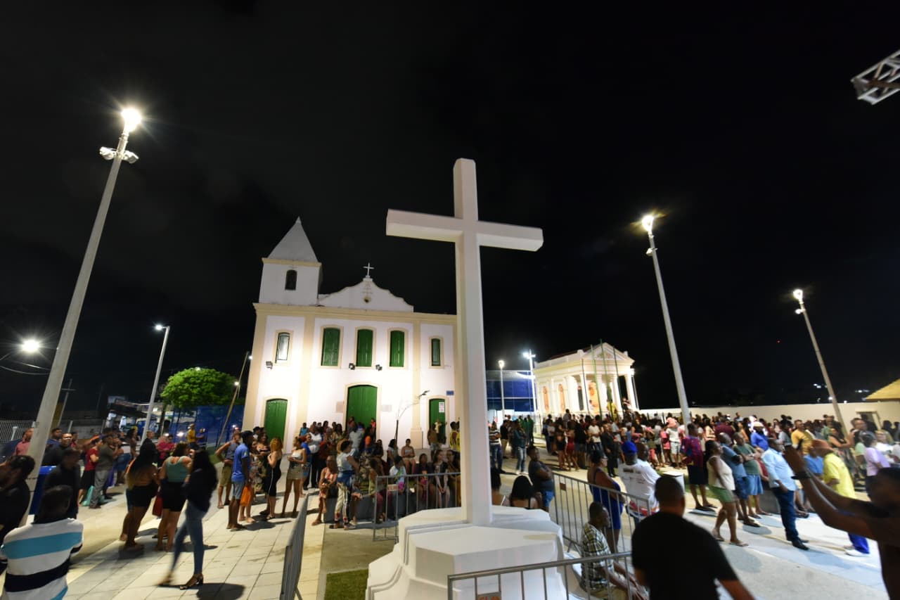 Capa: Praça General Labatut, em Pirajá, é entregue requalificada às vésperas do 2 de Julho em Salvador