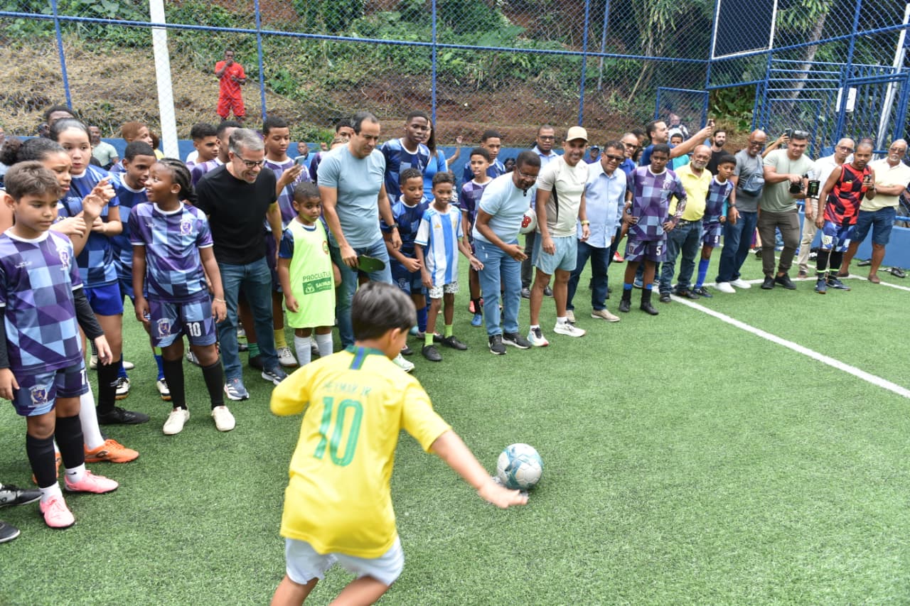 Capa: Nova arena com grama sintética é entregue pela Prefeitura de Salvador na Federação