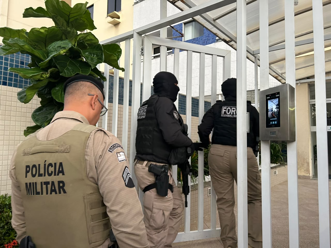 Capa: Policiais militares investigados por homicídios em São Marcos são presos em operação do MP-BA